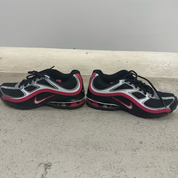 Nike Reax run 5 running shoes. - Picture 3 of 5